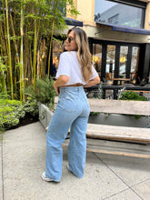 Load image into Gallery viewer, Garcia High Waisted Straight Leg Jeans
